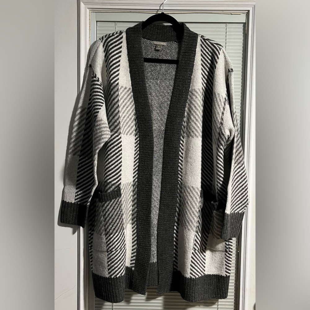 Falls Creek Gray and White Knit Sweater with Pockets